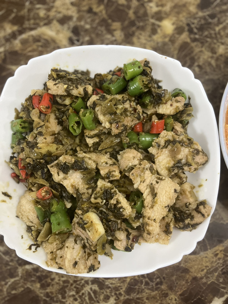 酸菜炒五花肉的做法