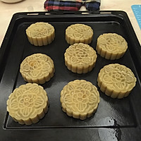 广式低糖莲蓉蛋黄月饼的做法图解10