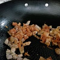 韩式风味––泡菜猪肉炸面包的做法图解5