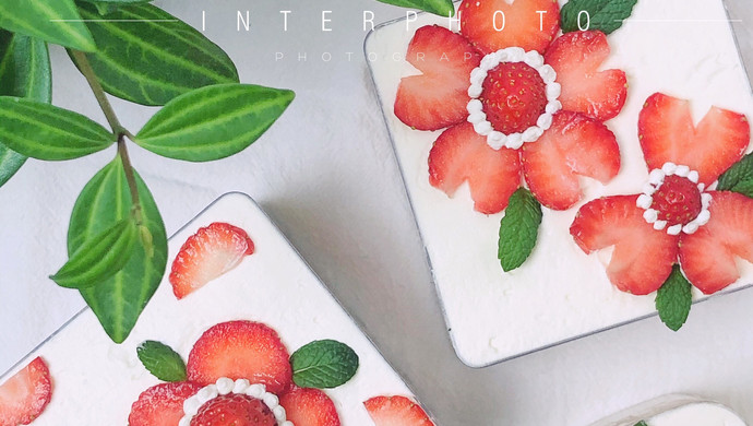 草莓奶油盒子蛋糕，简单易上手。