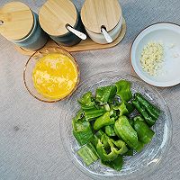 10分钟就能学会的虎皮青椒鸡蛋懒人必学的做法图解1