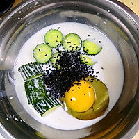黄瓜鸡蛋饼的做法图解2