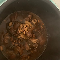 酱香猪脚闷黄豆的做法图解7