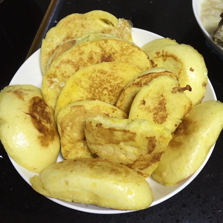 鸡蛋馒头片的做法图解1