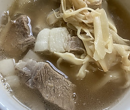笋干炖肉的做法