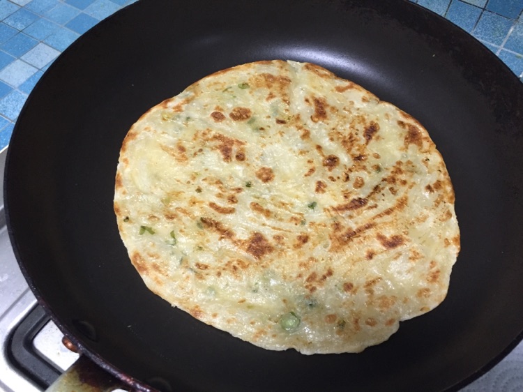 中式葱油饼鸡肉卷的做法图解1