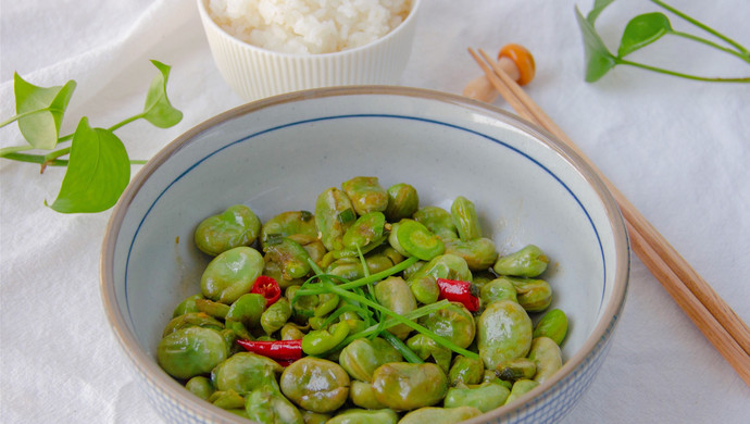 低调美味的葱香蚕豆