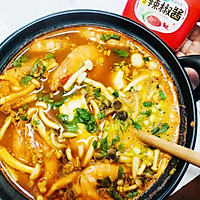 #暖冬酱在手，嗨吃部队锅#   海鲜豆腐汤的做法图解4
