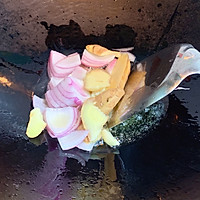 #一勺葱伴侣，成就招牌美味#刘小厨的家常菜：酱香红烧排骨的做法图解2