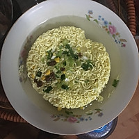 拌泡面的做法图解1