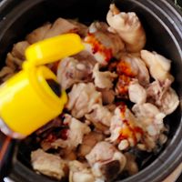 可汤泡饭的黄焖鸡，要多备一份米饭的做法图解3
