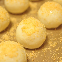 金沙蛋黄酥的做法图解14