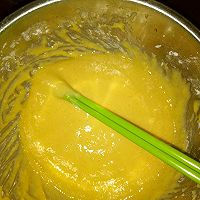 电饭锅版蛋糕的做法图解1