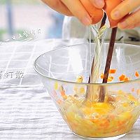 蔬菜蛋肠 宝宝辅食，口蘑+胡萝卜+黄椒+毛豆+鸡蛋+藕粉的做法图解4