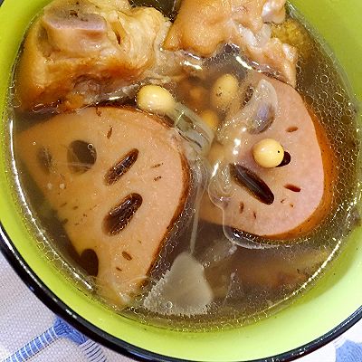 莲藕黄豆猪蹄汤（电饭锅版）