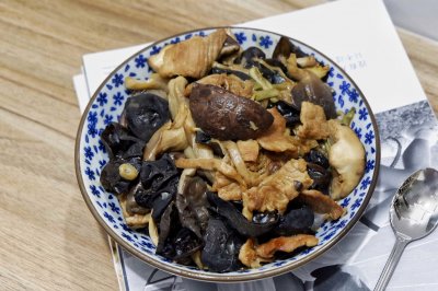 蚝汁杂菇炒肉