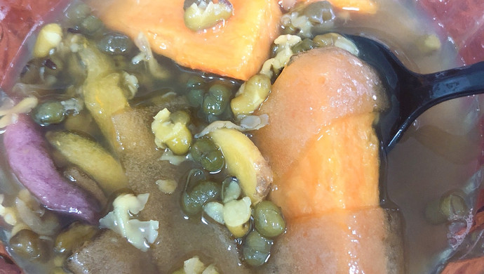 绿豆藕粉地瓜红糖水