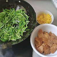 韭菜鸡蛋炒烧饼的做法图解3