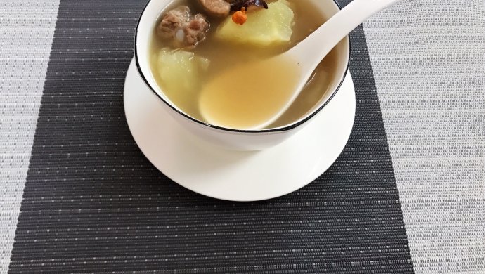 养颜滋润补血排骨木瓜汤