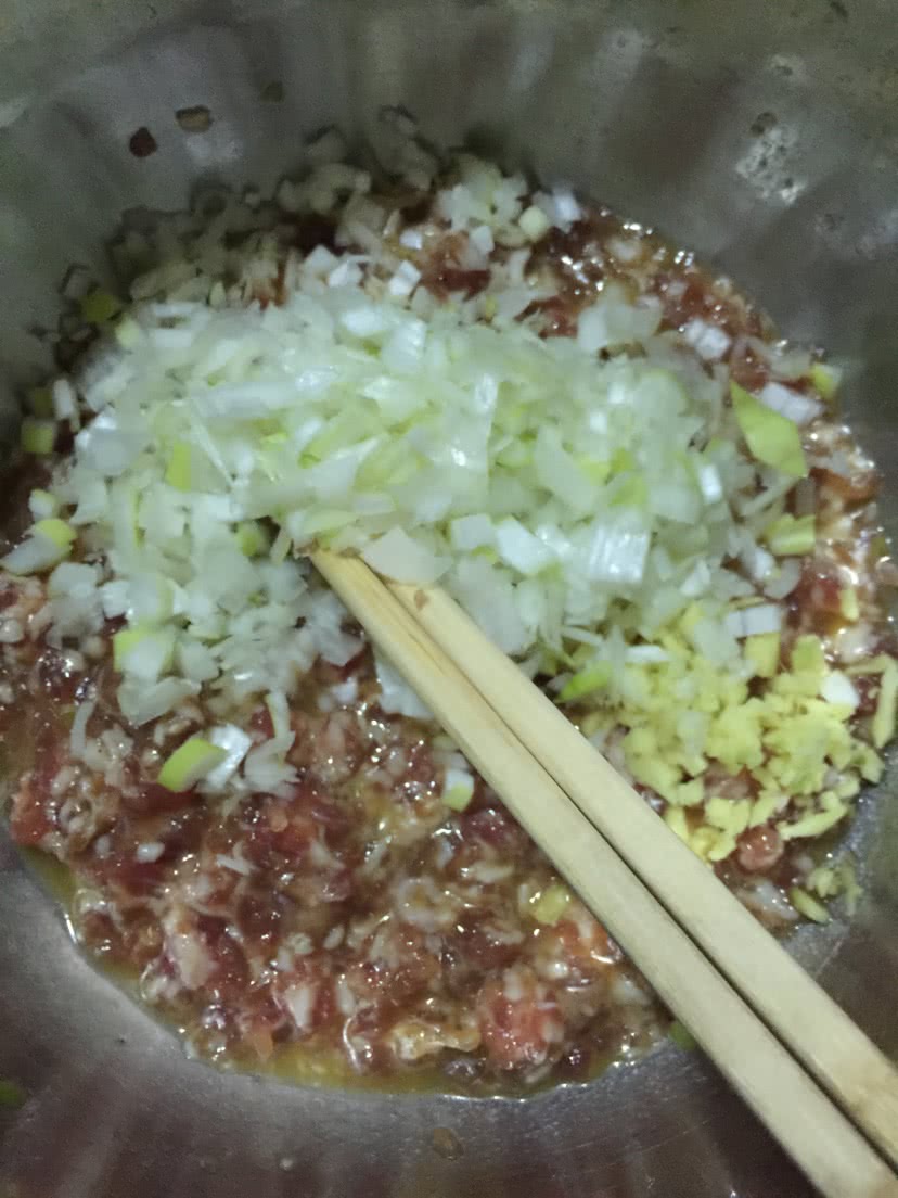 猪肉芹菜馅水饺的做法图解6