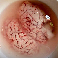鱼香脑花豆腐的做法图解1