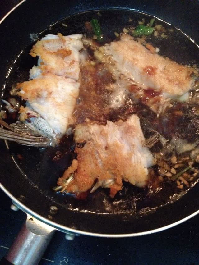 香煎大头鱼骨的做法图解8
