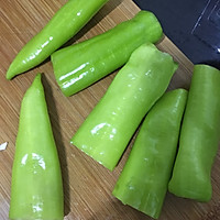 虎皮尖椒酿肉的做法图解1