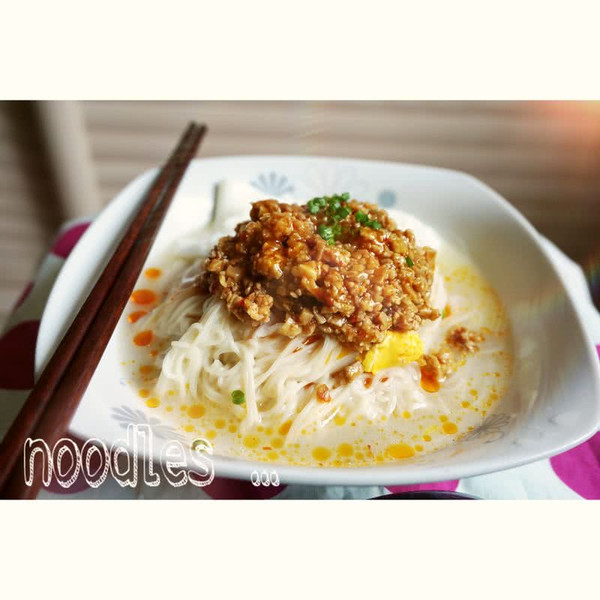 杏鲍菇肉酱面