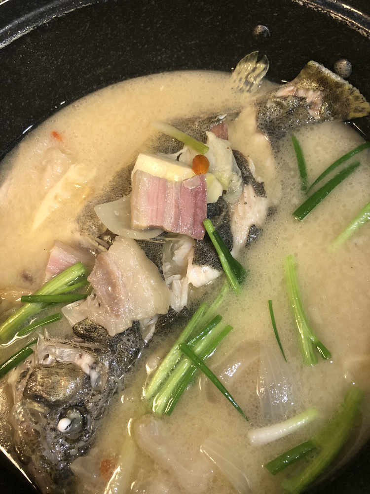 奶汤桂鱼的做法