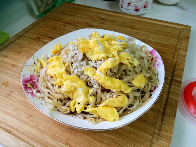 蒜香鸡蛋拌面的做法图解9