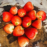#夏日撩人滋味#草莓椰奶西米露的做法图解1