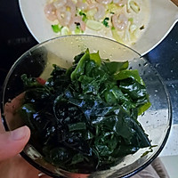 裙带菜虾仁豆腐汤的做法图解4