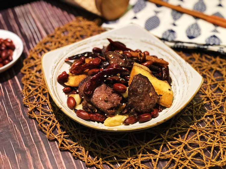 麻辣牛肉（剩余卤牛肉的消耗办法）的做法