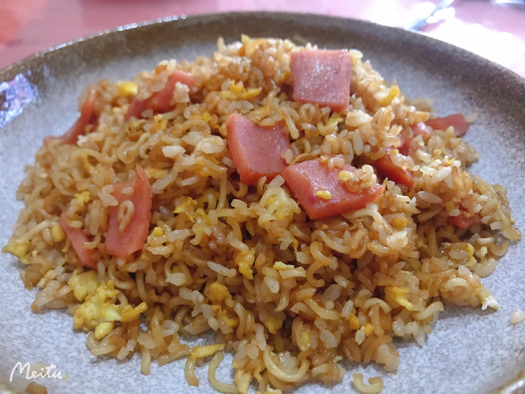 方便面炒饭的做法