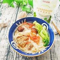 #太古烘焙糖 甜蜜轻生活# 西红柿香菇蹄髈汤面的做法图解12