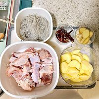 鸡肉炖粉条（东北菜）的做法图解1