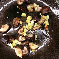 #家乡年味 鲜才够味#香菇炒荷兰豆的做法图解4