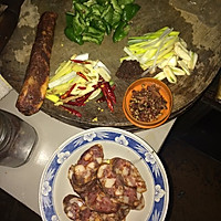 爆炒腊肠的做法图解1