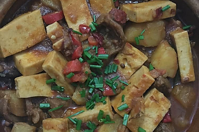 砂锅土豆牛腩
