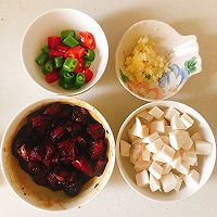 【杏鲍菇黑椒牛肉粒】鲍菇牛肉来相遇，红红绿绿总相宜的做法图解1
