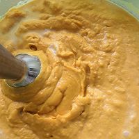 减肥期间也能喝的低脂奶油南瓜汤的做法图解5