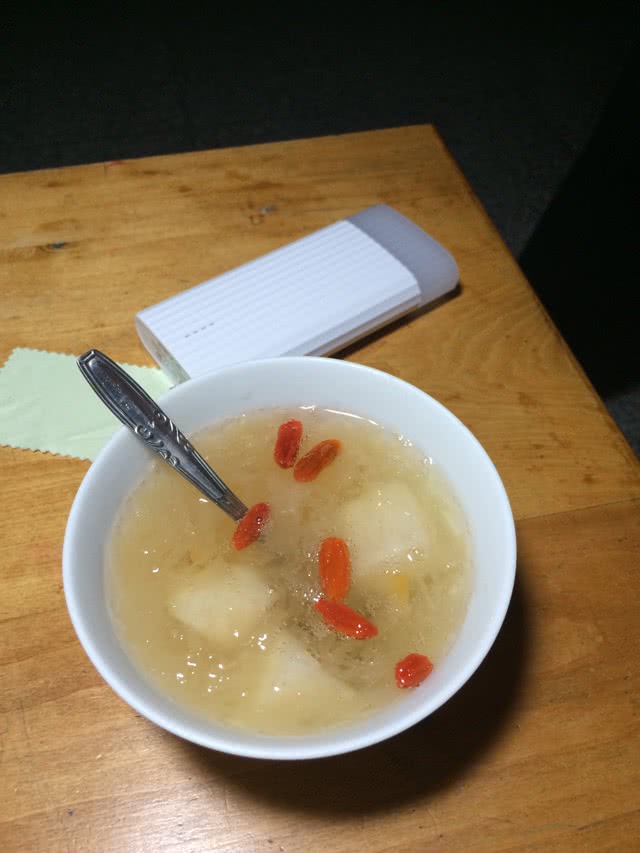 银耳雪梨汤的做法图解6