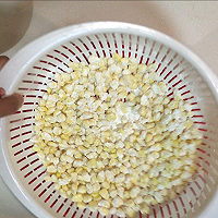金沙玉米的做法图解2