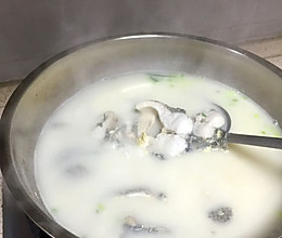 清炖财鱼汤的做法