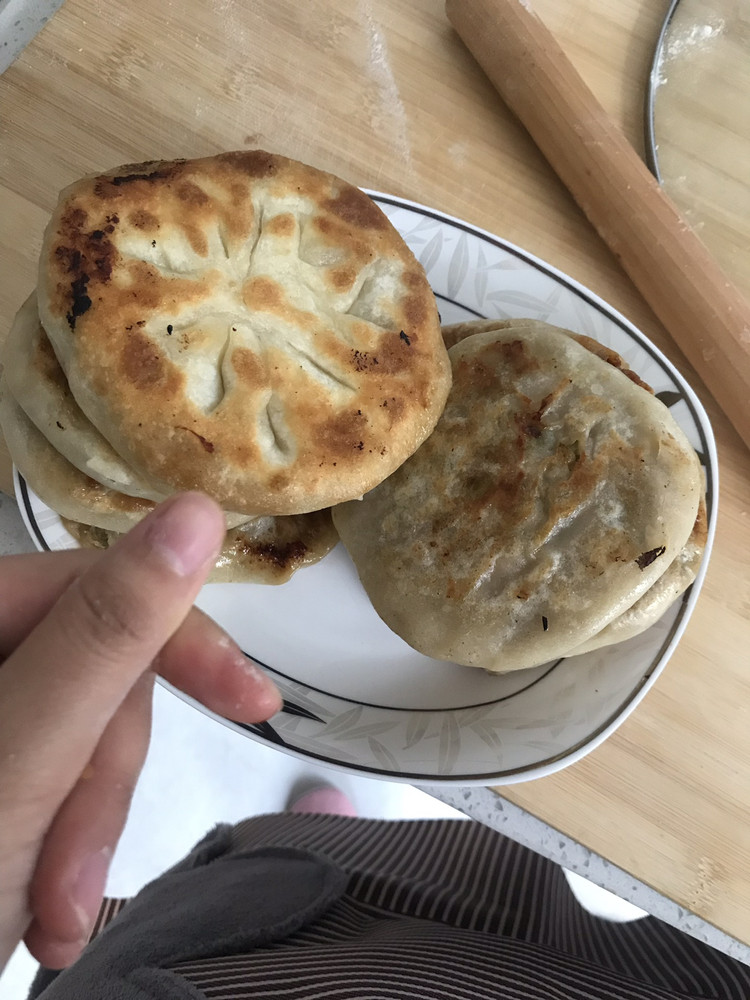 芹菜猪肉饼的做法