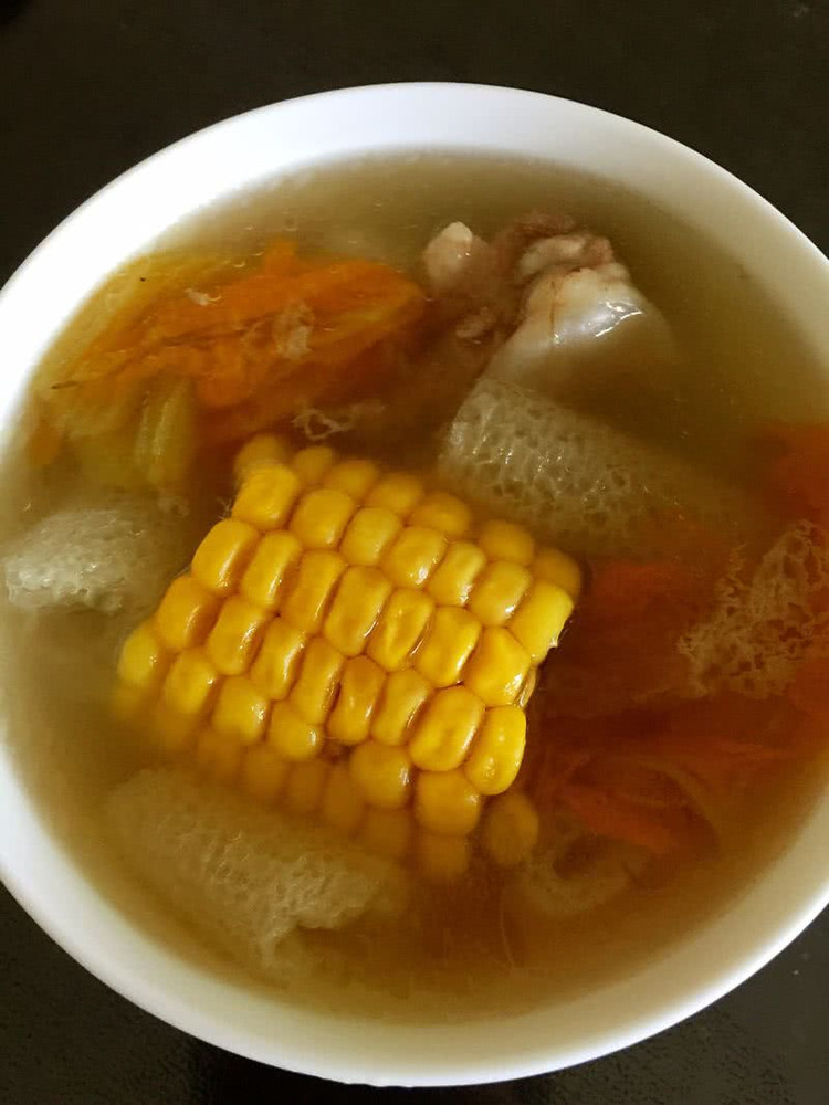 竹荪玉米瘦肉汤的做法