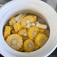 山药玉米排骨汤的做法图解3