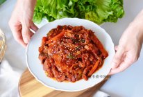 丰富餐桌味：韩国辣炒猪肉的做法