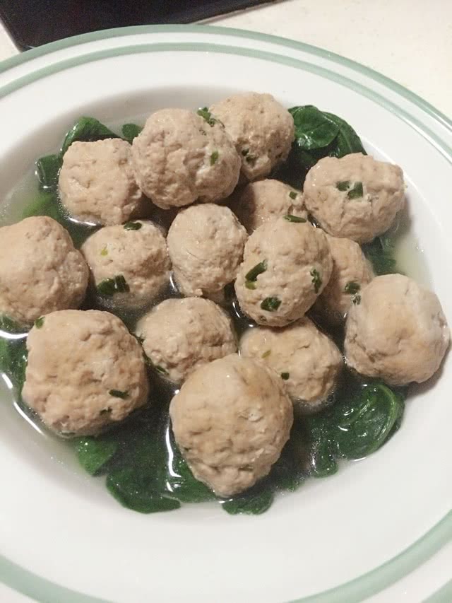 肉丸菠菜汤