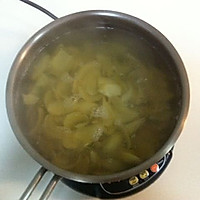 冰糖百合糯米绿豆汤的做法图解2